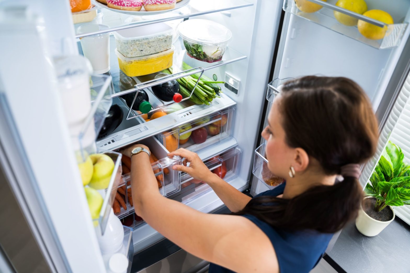 Sollte der Kühlschrank nach hinten geneigt stehen? 5 Vorteile