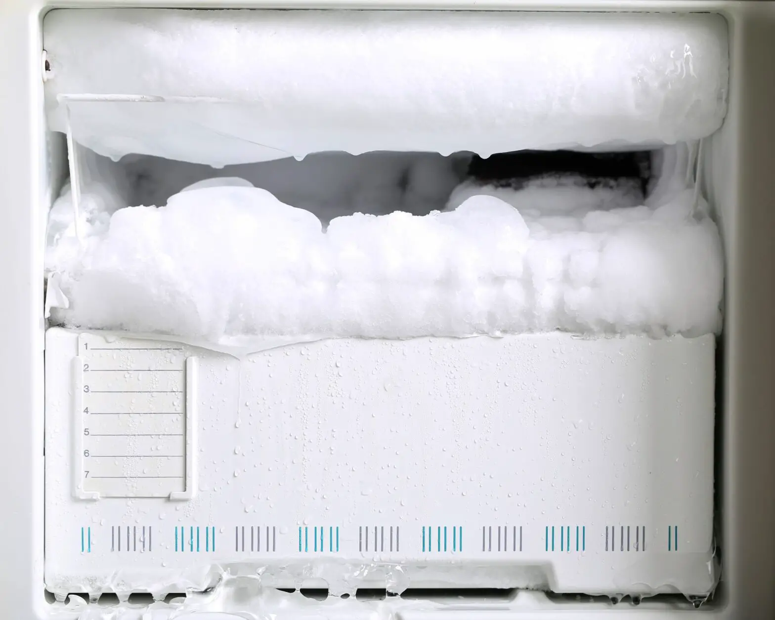 Kühl-Gefrierschrank ohne Auschalten abtauen