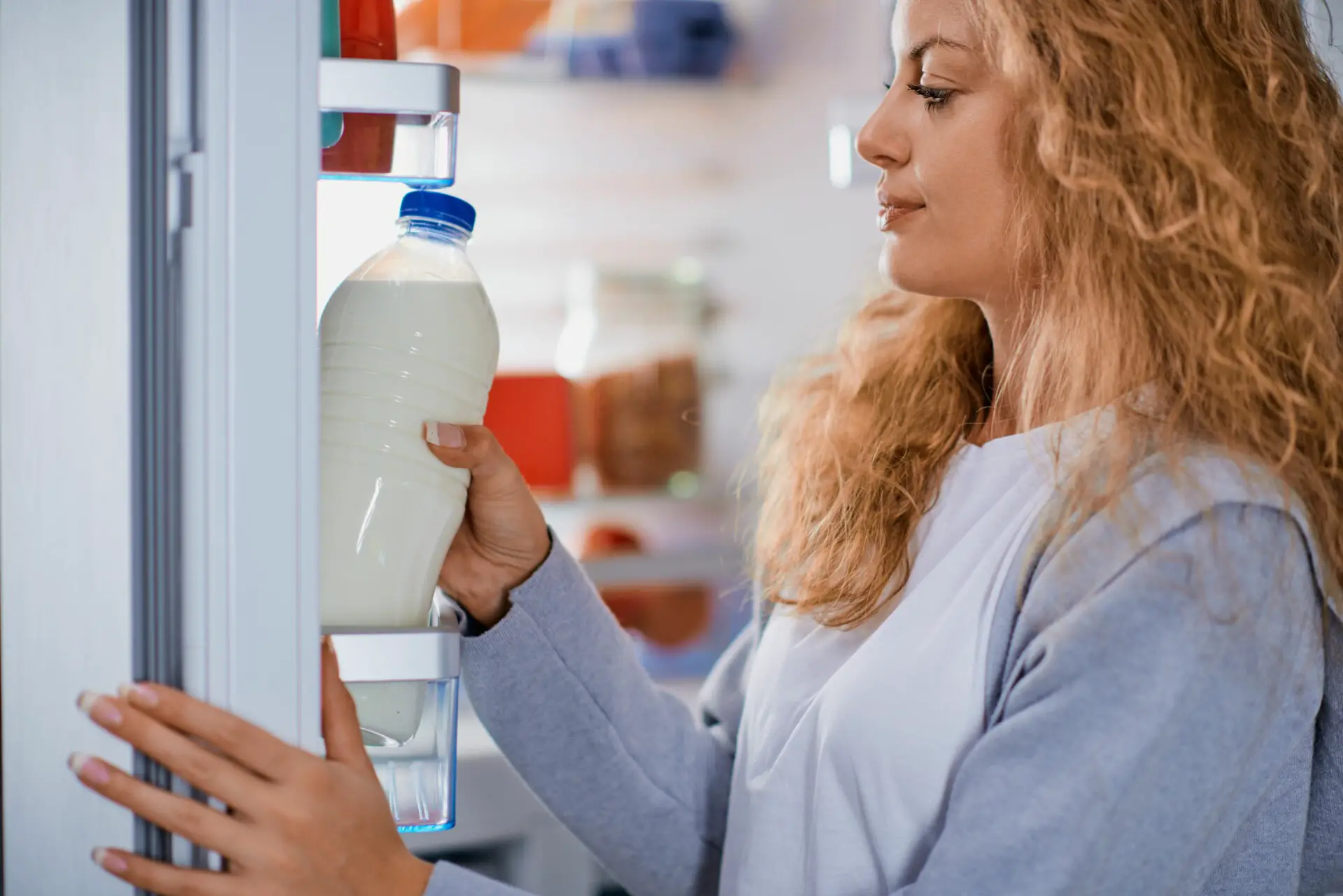 So lange braucht Milch im Kühlschrank, um kalt zu werden